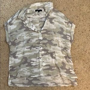 NWOT: sanctuary camo button up blouse